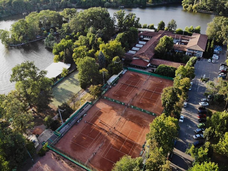 Hotel Herastrau Бухарест Екстер'єр фото