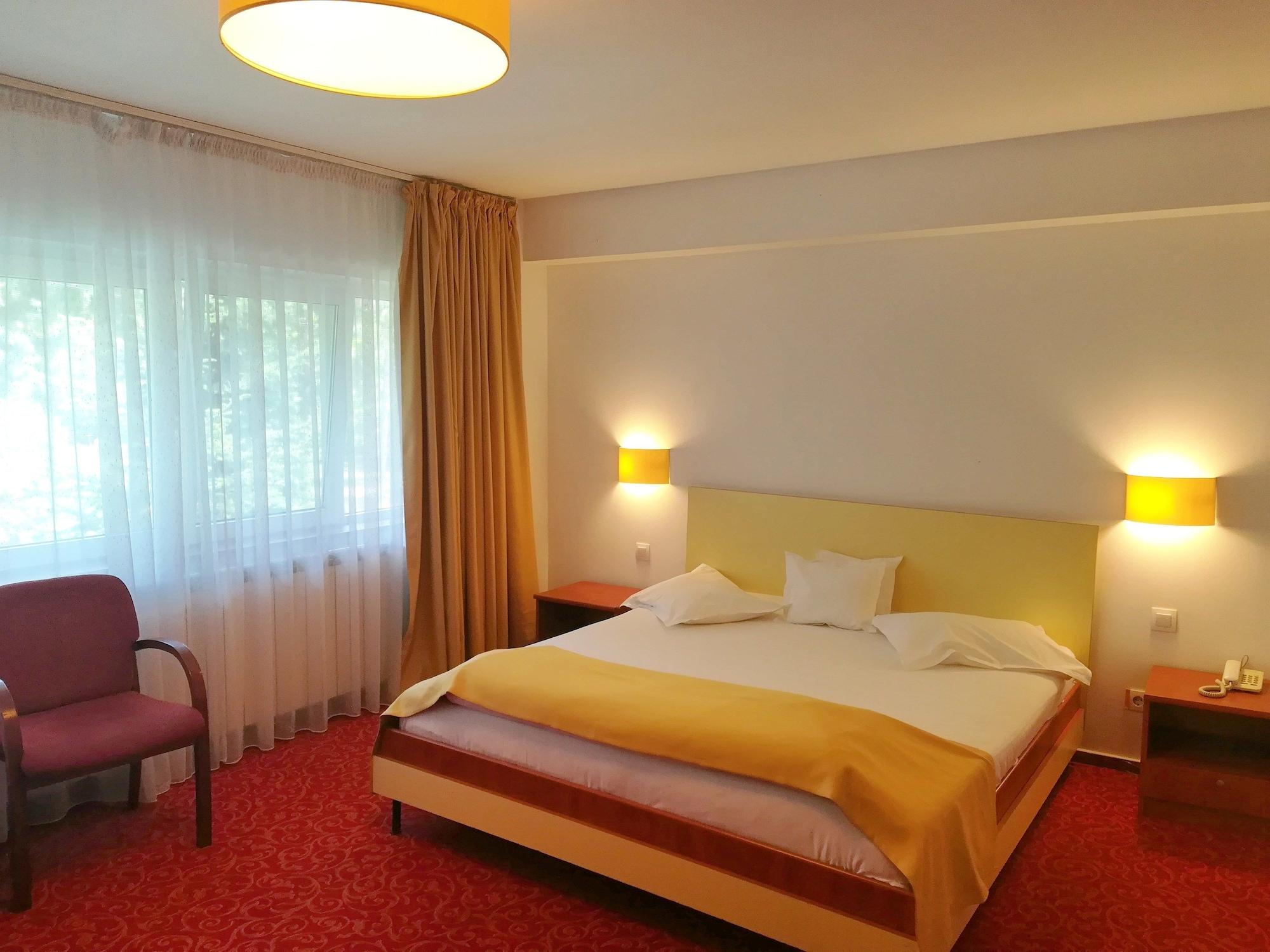 Hotel Herastrau Бухарест Екстер'єр фото