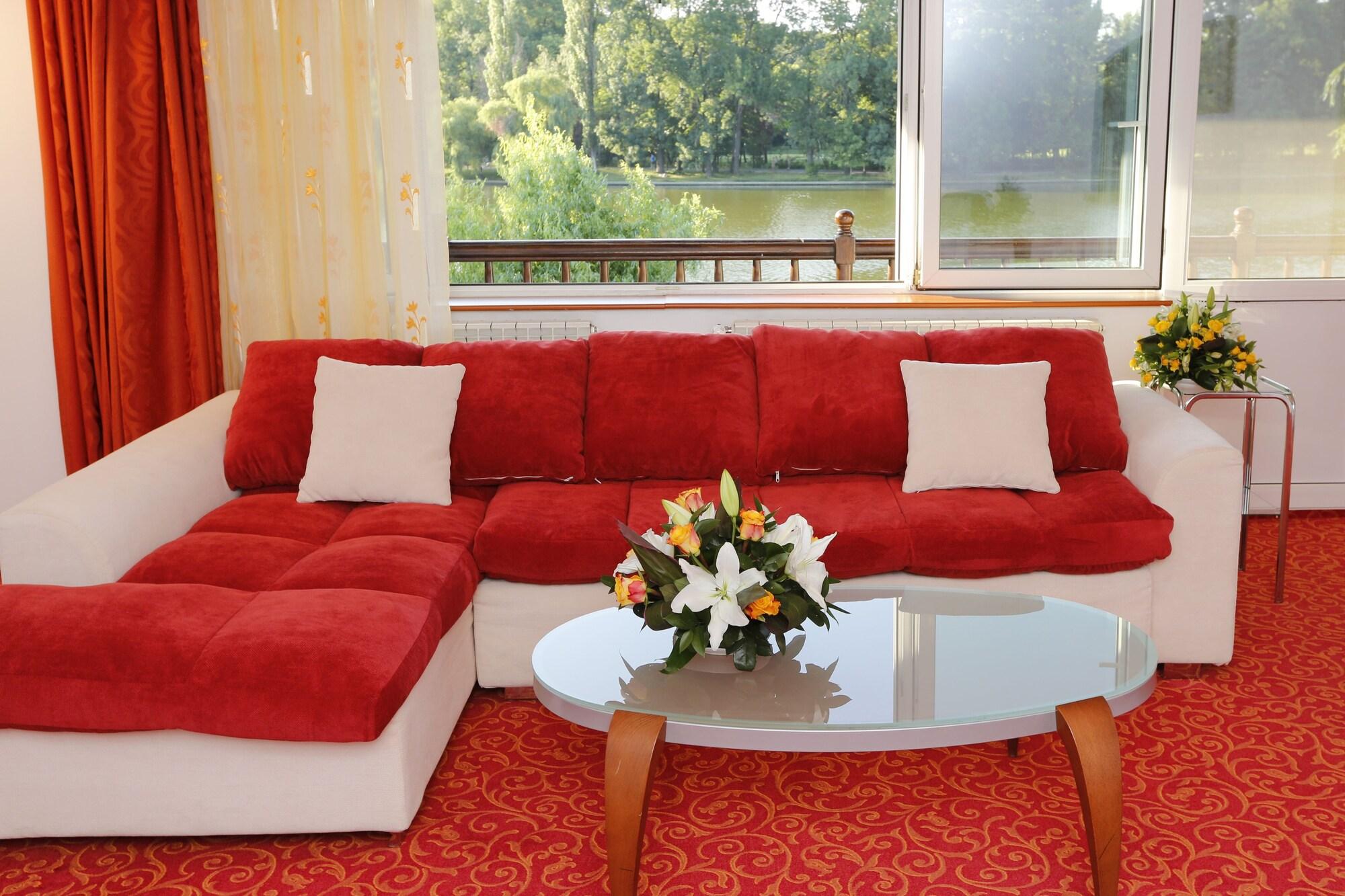 Hotel Herastrau Бухарест Екстер'єр фото