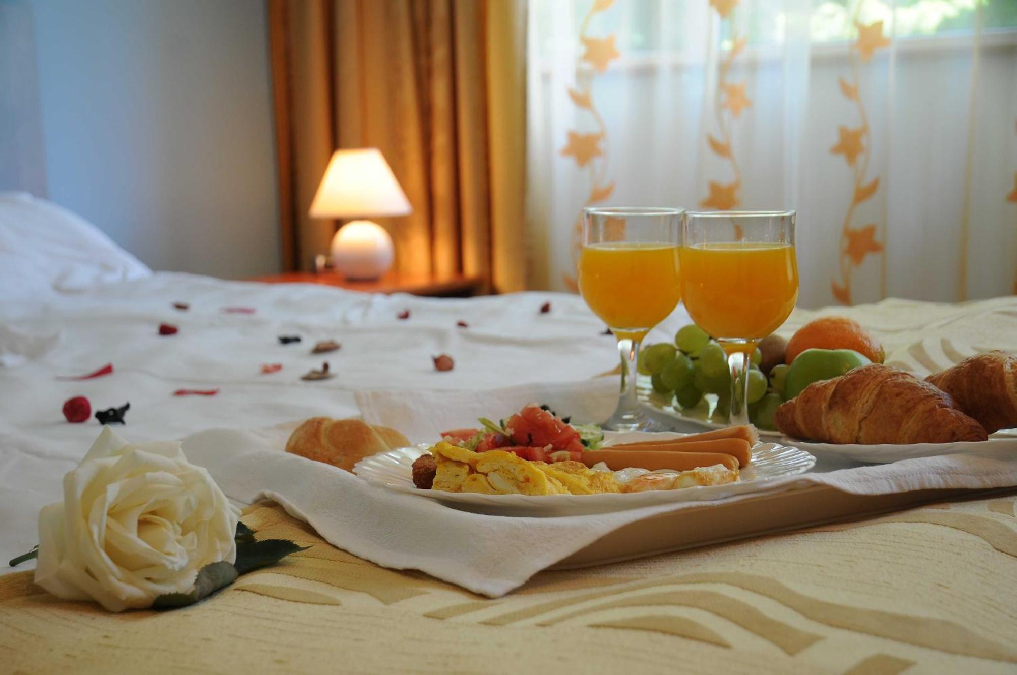 Hotel Herastrau Бухарест Екстер'єр фото